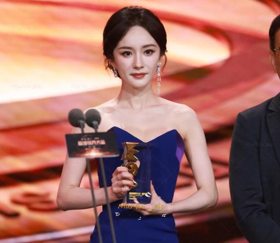 杨幂转型成功案例_娱乐圈小说有杨幂_杨幂演技争议