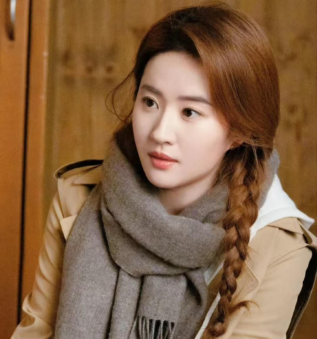 你知道那些明星黑料是什么,_刘亦菲干爹包养谣言真相_刘亦菲谣言二十年