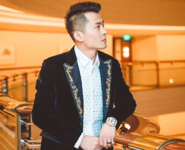 辛巴被奢侈品店员瞧不起的经历_网红辛巴有钱有脾气_网红八卦辛巴,