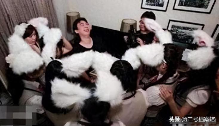 内幕娱乐圈_杨幂戚薇遭遇性骚扰事件_娱乐圈潜规则曝光
