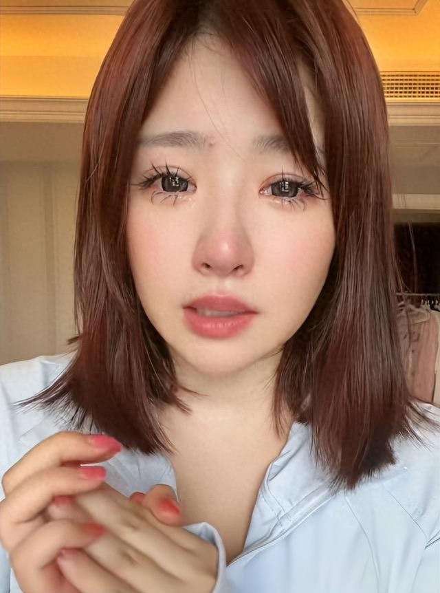 彻底翻车！靠女儿捞钱的单亲网红，终于被全网封禁