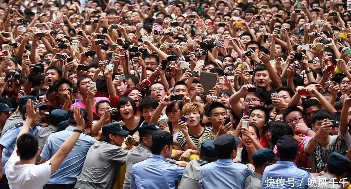 王晶资本做局_不想沉迷追星就搜明星的黑料,_王晶追星愚蠢论