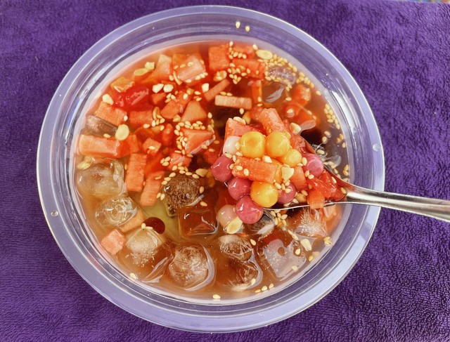 重庆特色夜市摊位推荐_重庆鬼饮食夜市_重庆黑暗料理网红餐厅叫什么啊,