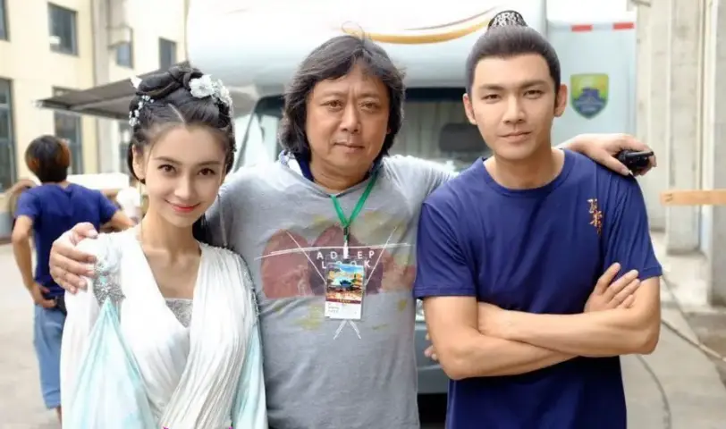 明星假唱事件_女明星做假_韩雪萨顶顶假唱门