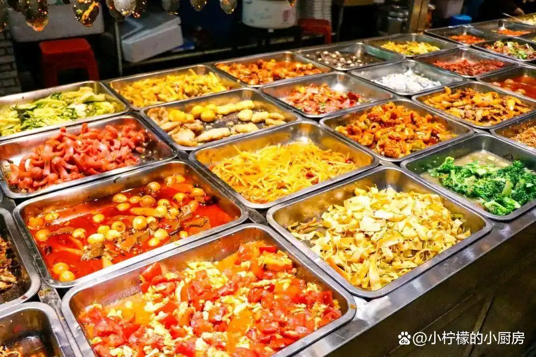 9种高校食堂的“黑暗料理”，颜色搭配好看，网友：惊呆了，有创意