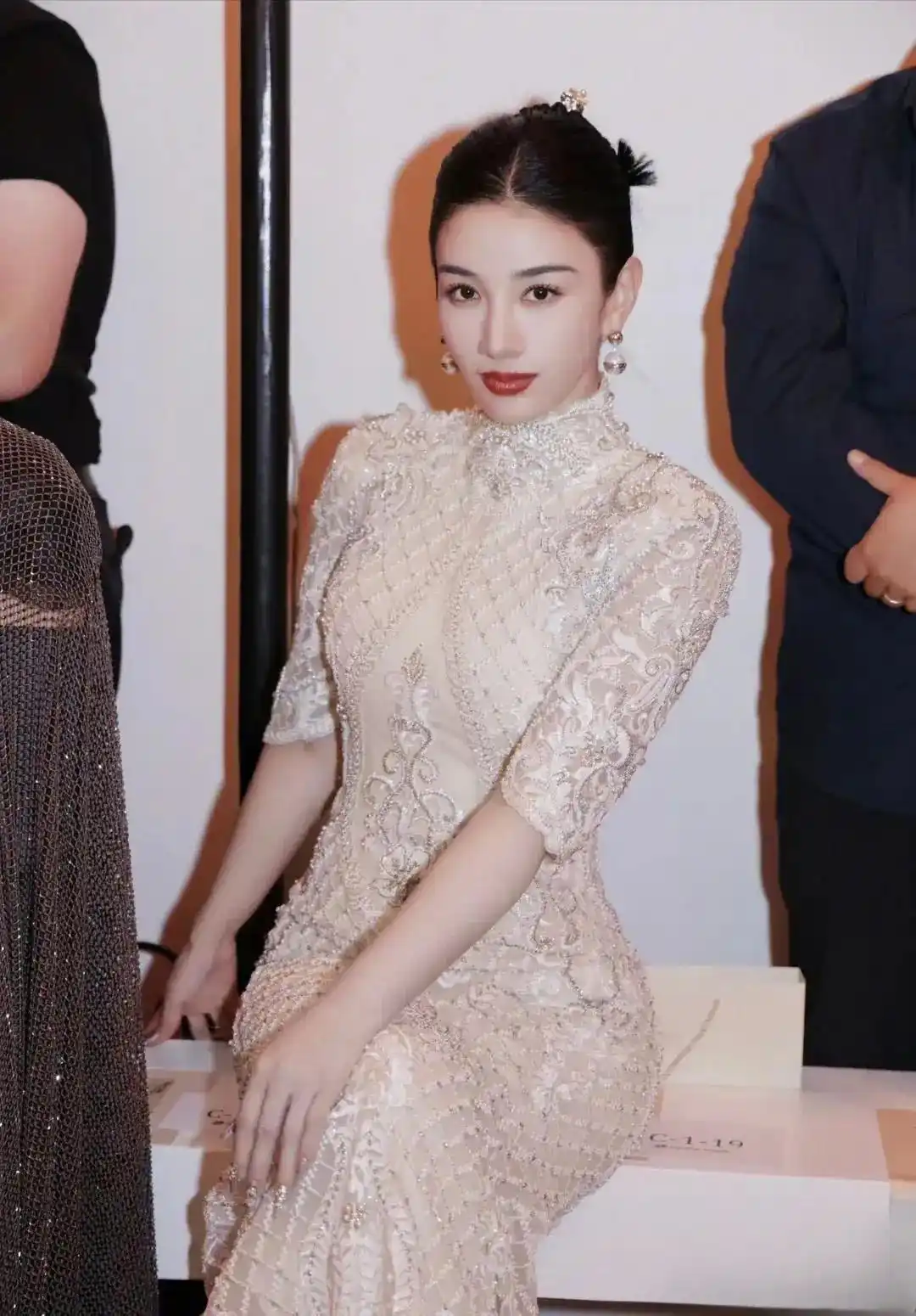 娱乐圈生活_明星辛酸往事深度揭秘_娱乐圈幕后真相