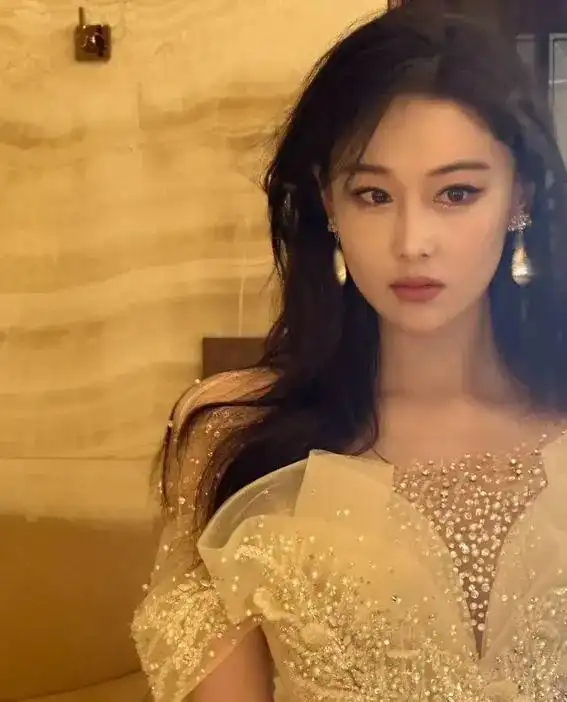 张馨予笑容背后的温暖_张馨予笑容故事_女明星的笑容